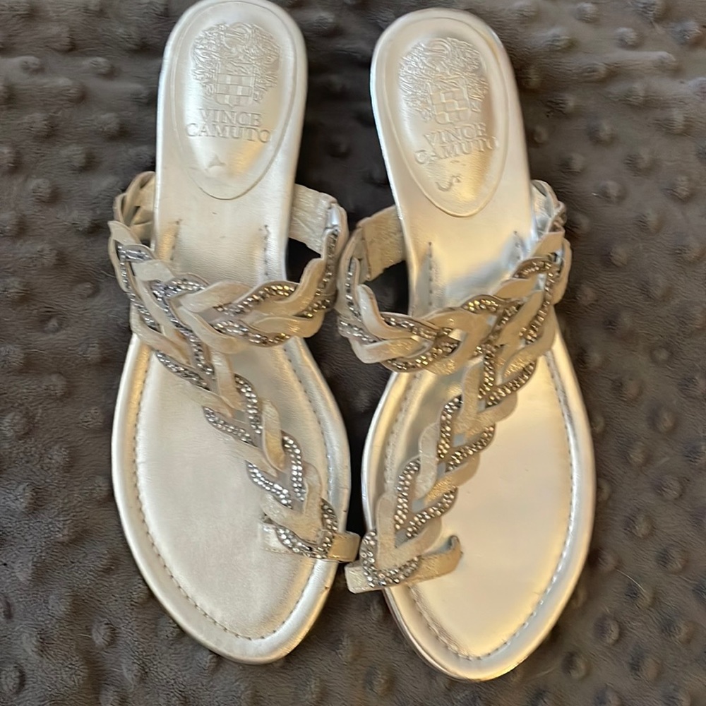 Like New! Vince Camuto silver dress sandals for any occasion!